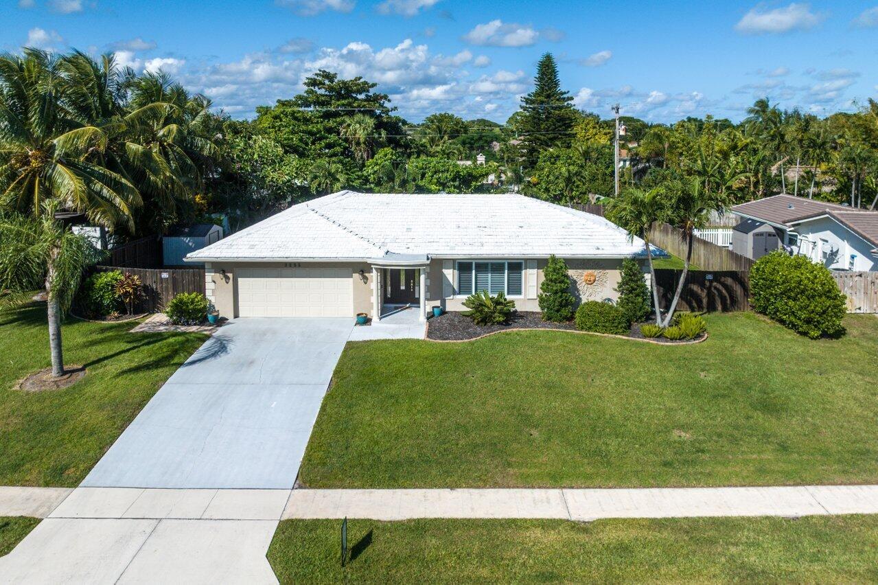 3255 Lakeview Boulevard