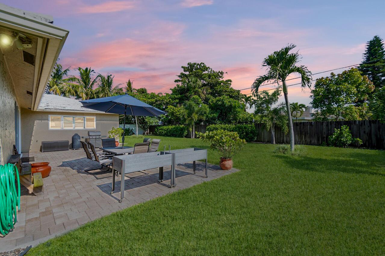 3255 Lakeview Boulevard