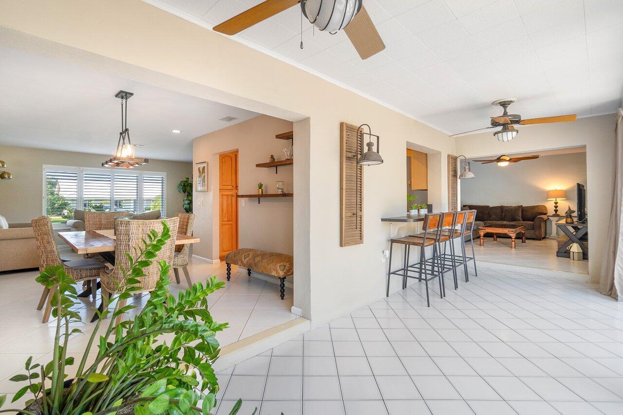 3255 Lakeview Boulevard