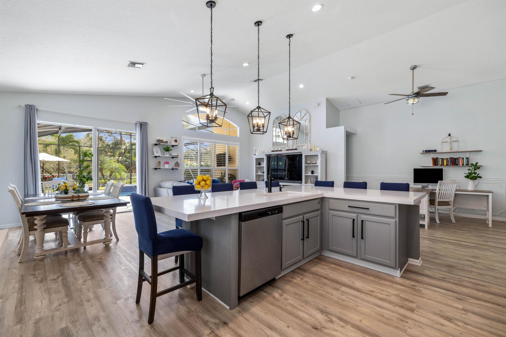 1582 SE Tradition Trace