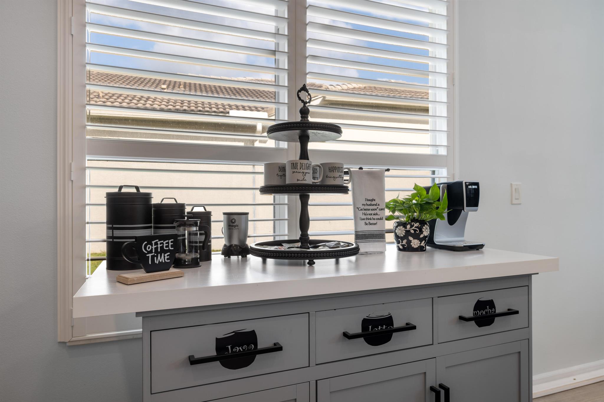 1582 SE Tradition Trace