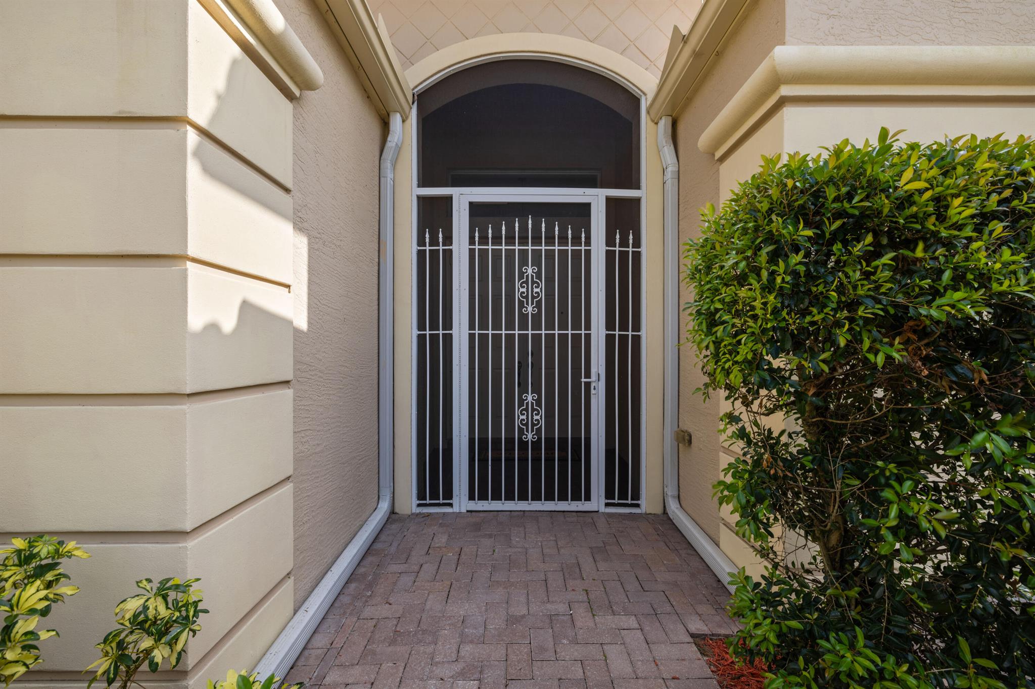 1582 SE Tradition Trace