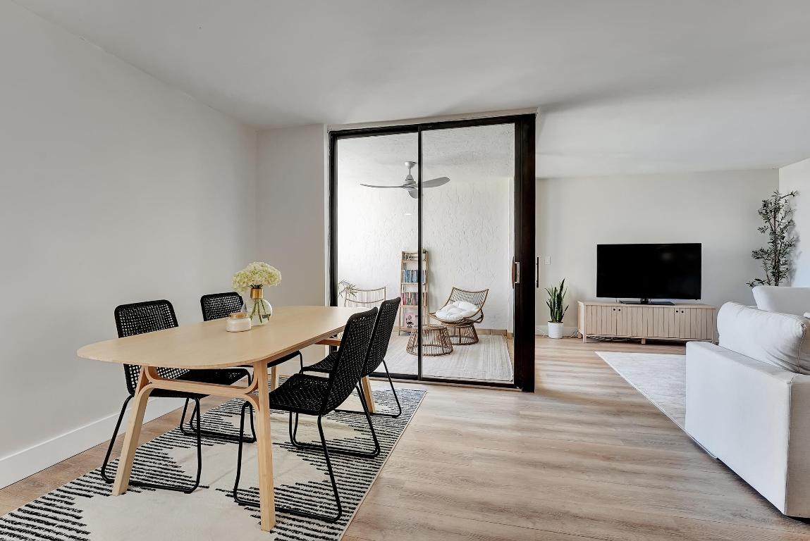 500 Egret Circle 8503