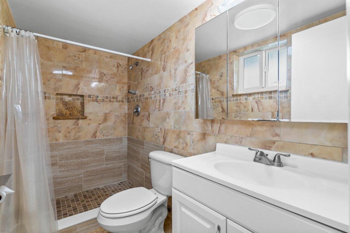 222 N Federal Highway Unit: 214