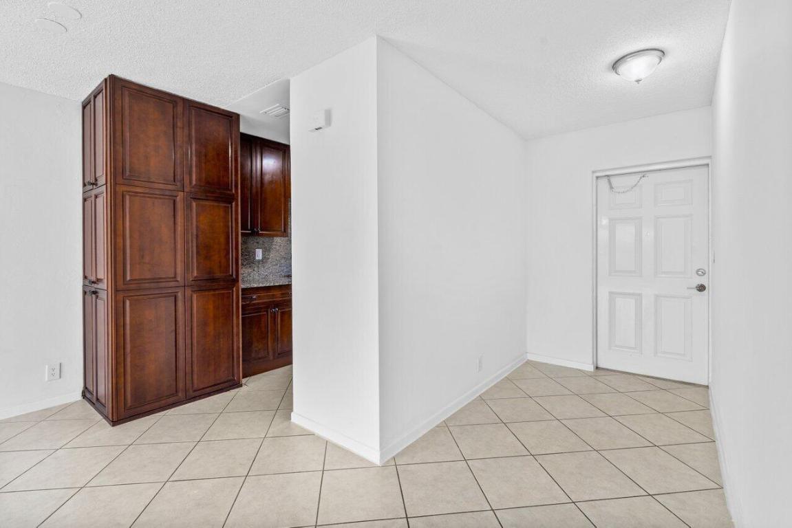 222 N Federal Highway Unit: 214