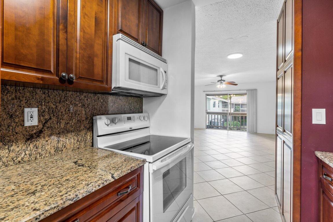 222 N Federal Highway Unit: 214