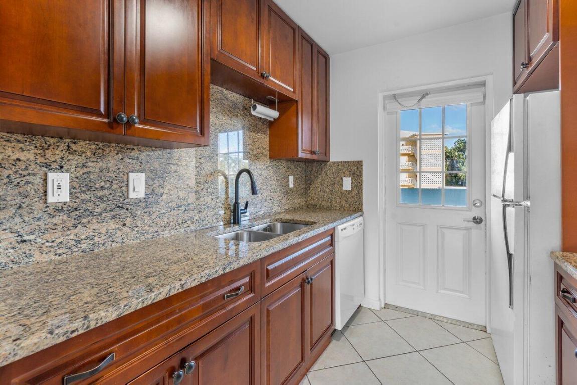 222 N Federal Highway Unit: 214