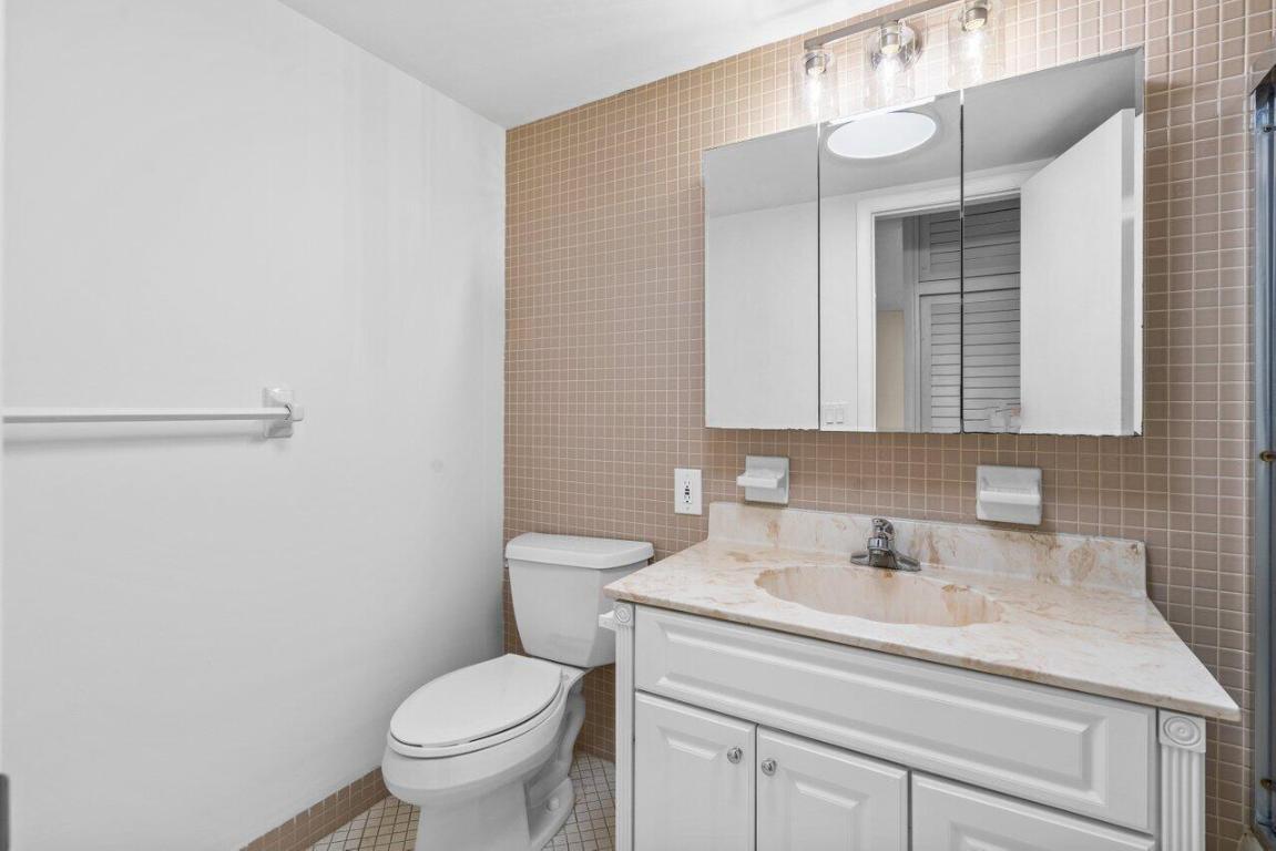 222 N Federal Highway Unit: 214