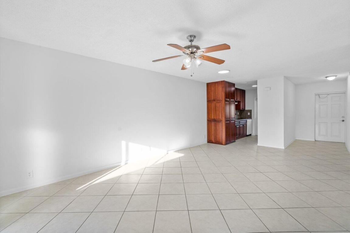 222 N Federal Highway Unit: 214
