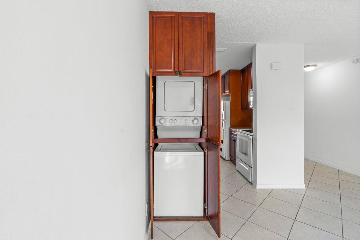 222 N Federal Highway Unit: 214