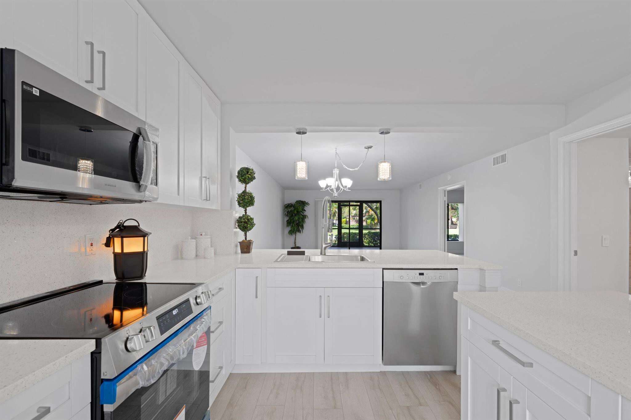 5306 Cedar Lake Drive Unit: 104