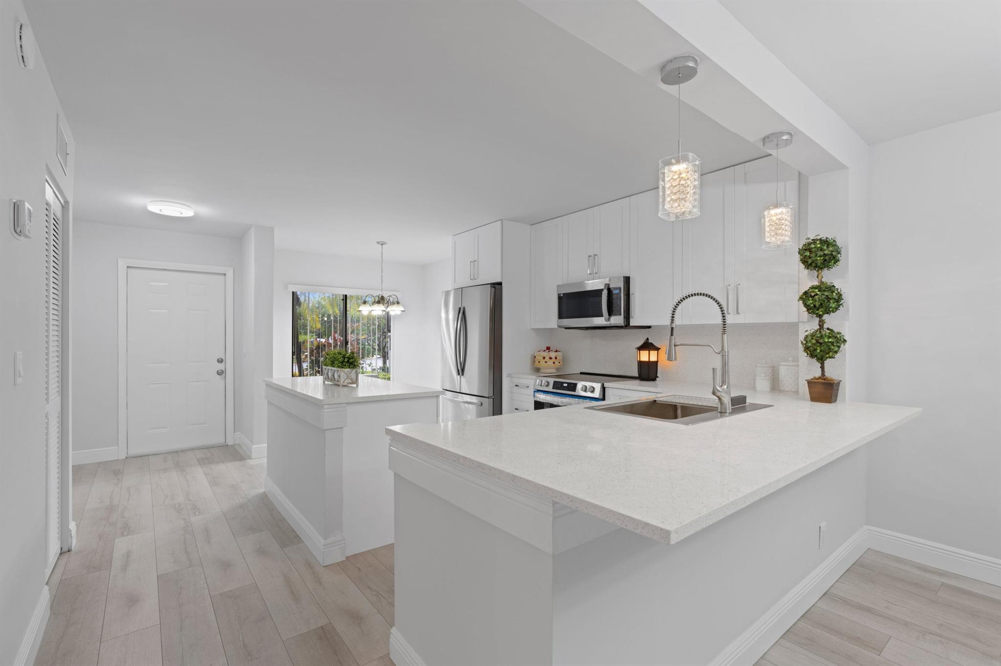 5306 Cedar Lake Drive Unit: 104