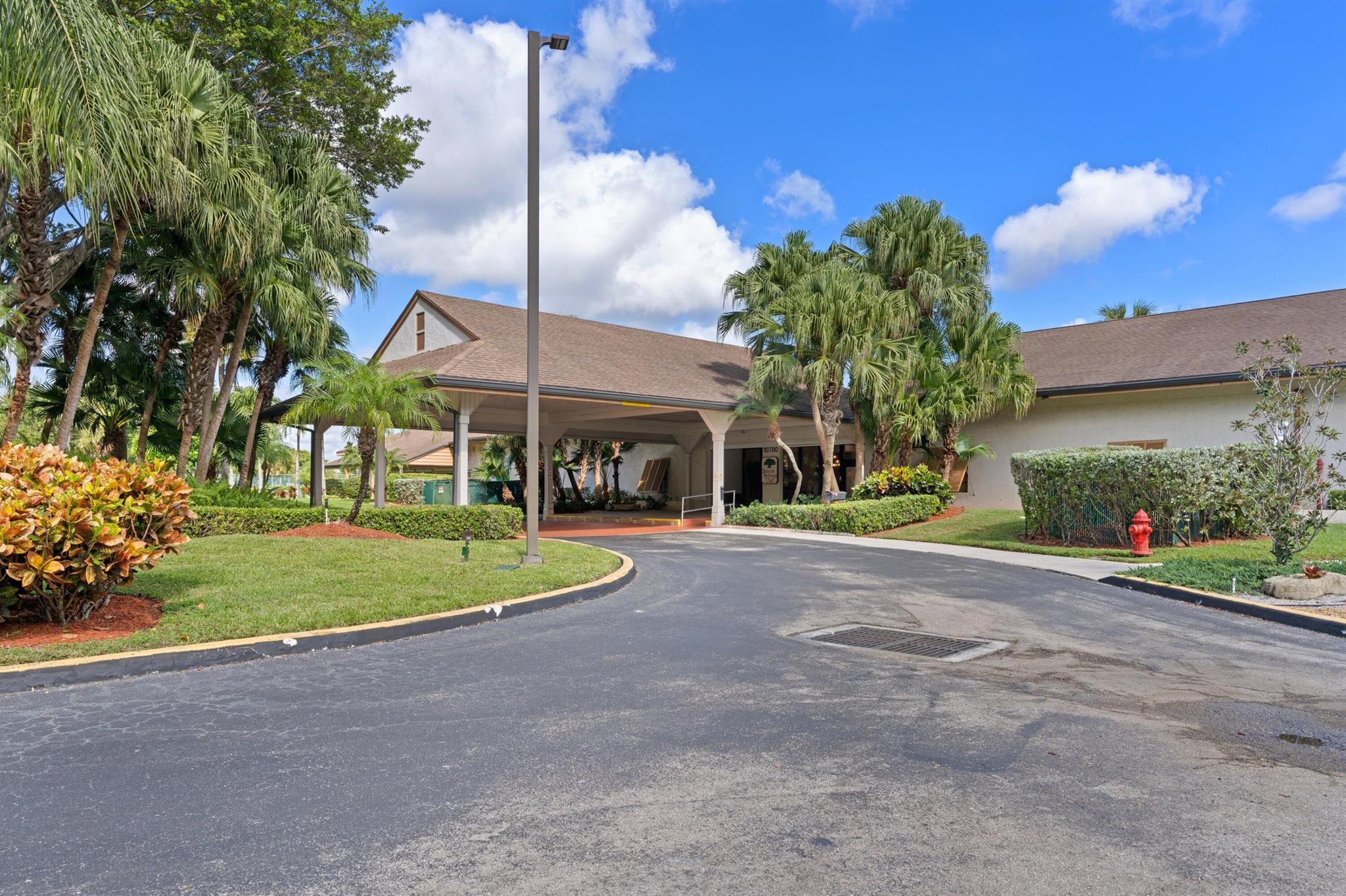 5306 Cedar Lake Drive Unit: 104