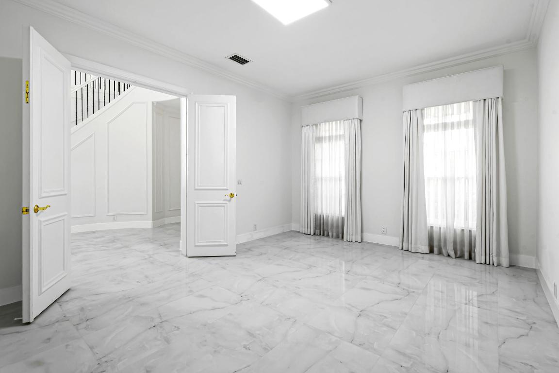 521 Les Jardin Drive