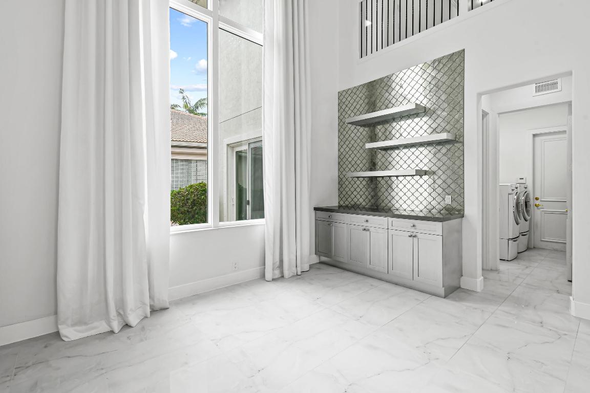 521 Les Jardin Drive