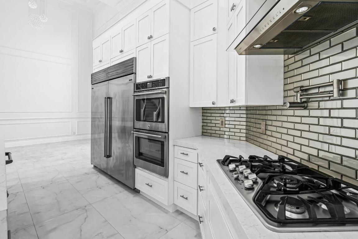 521 Les Jardin Drive