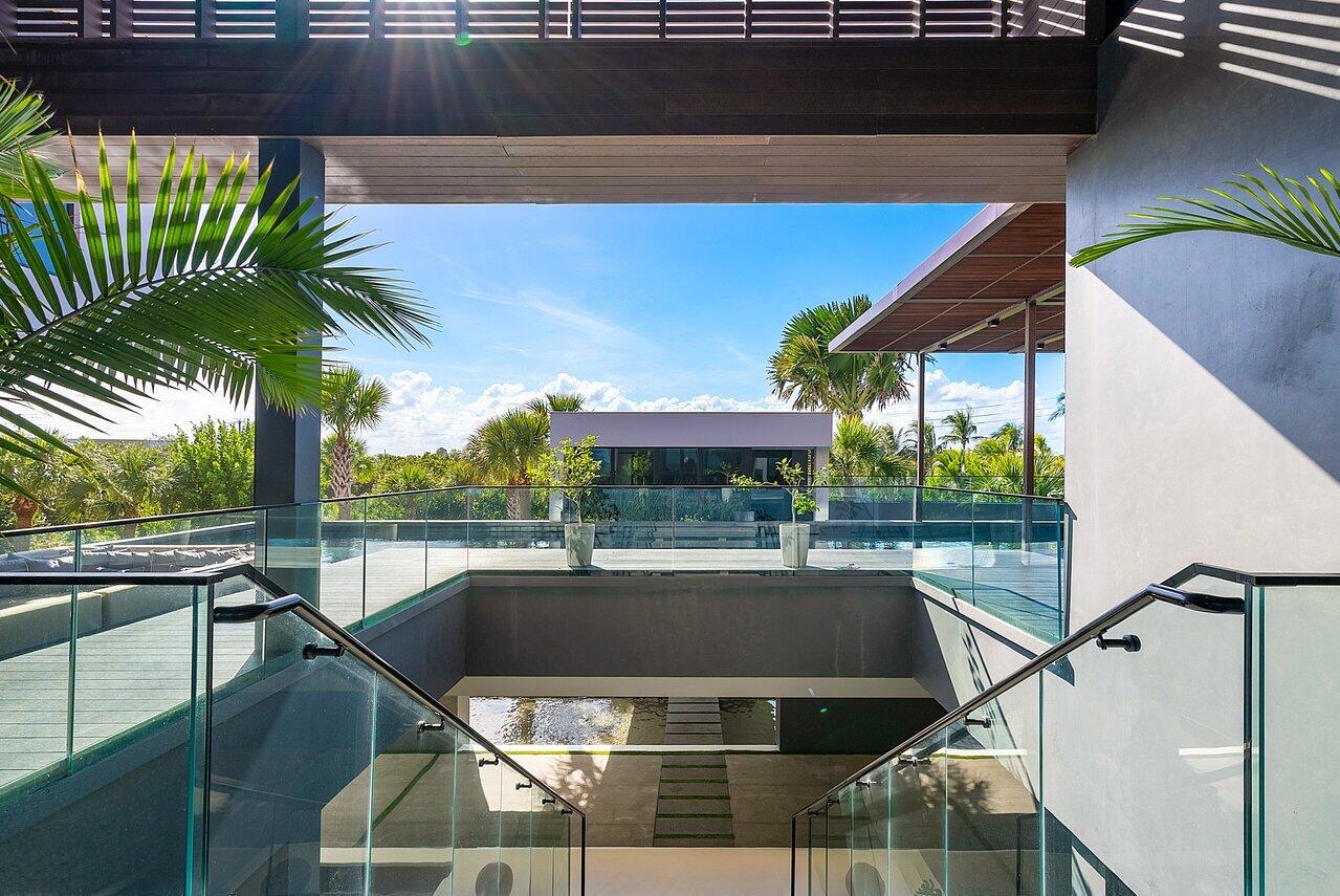 1005 NE Doubloon Drive