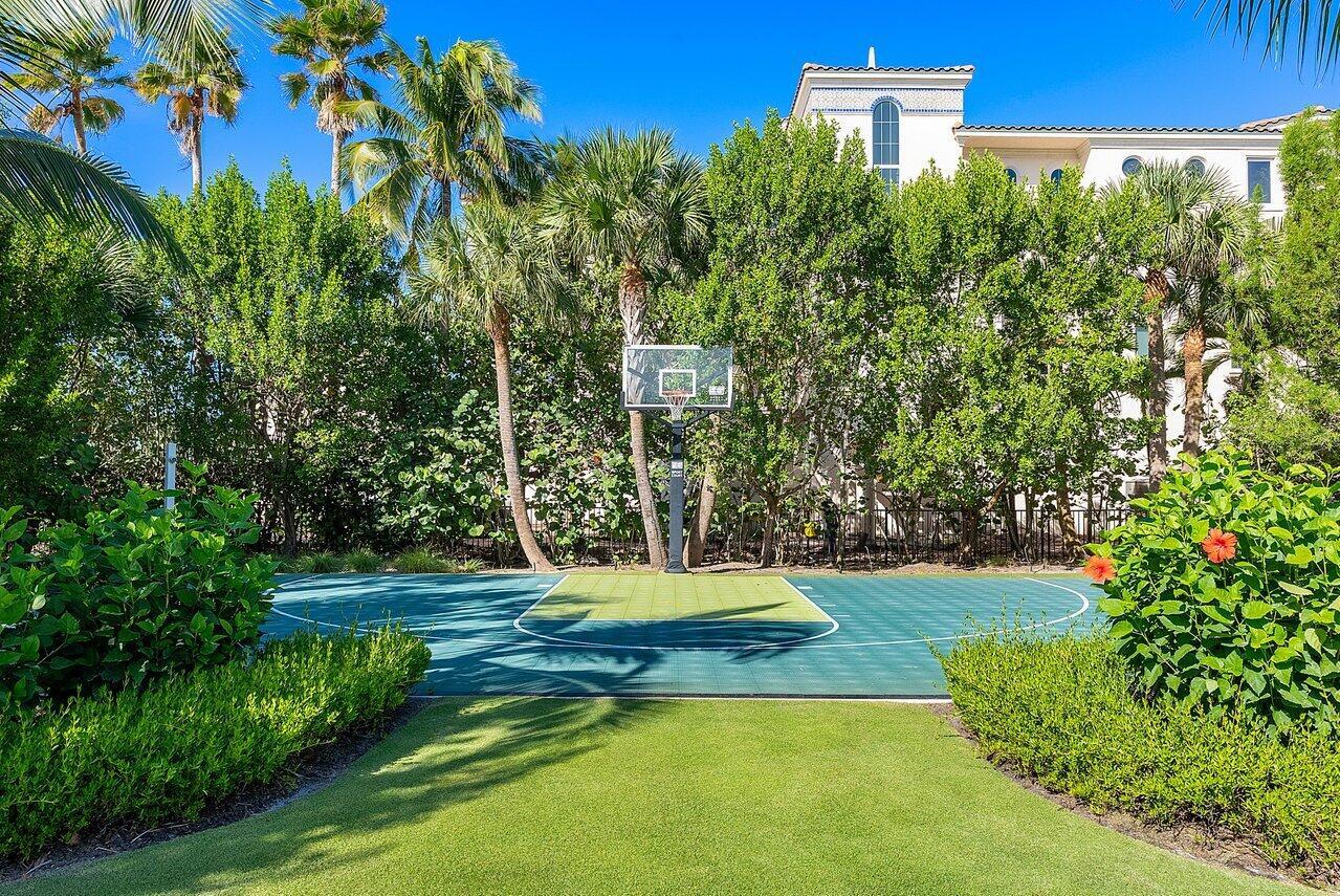 1005 NE Doubloon Drive