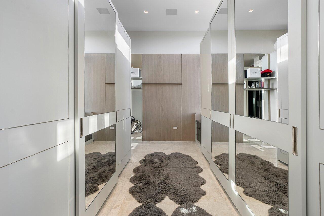 1005 NE Doubloon Drive