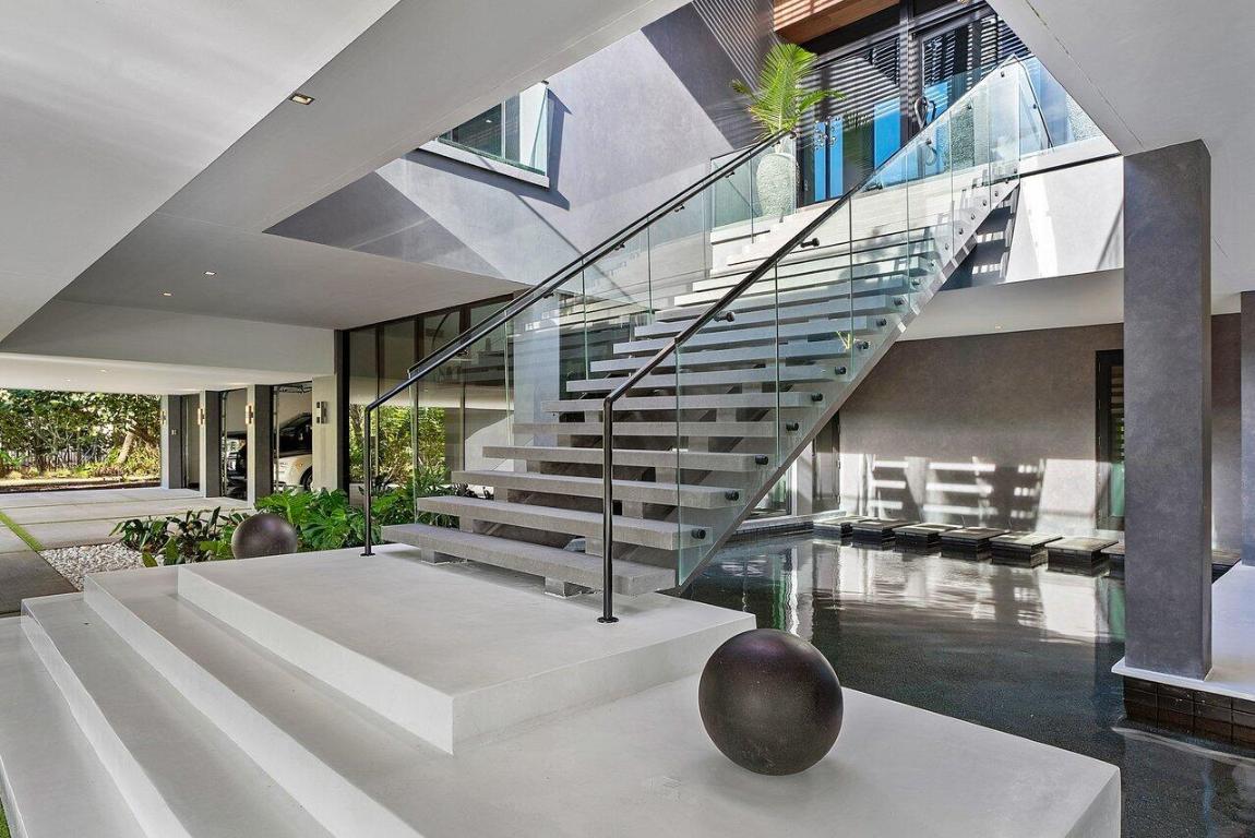 1005 NE Doubloon Drive