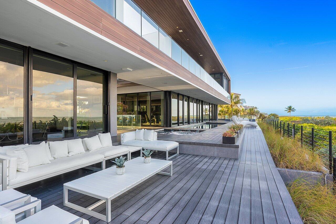 1005 NE Doubloon Drive