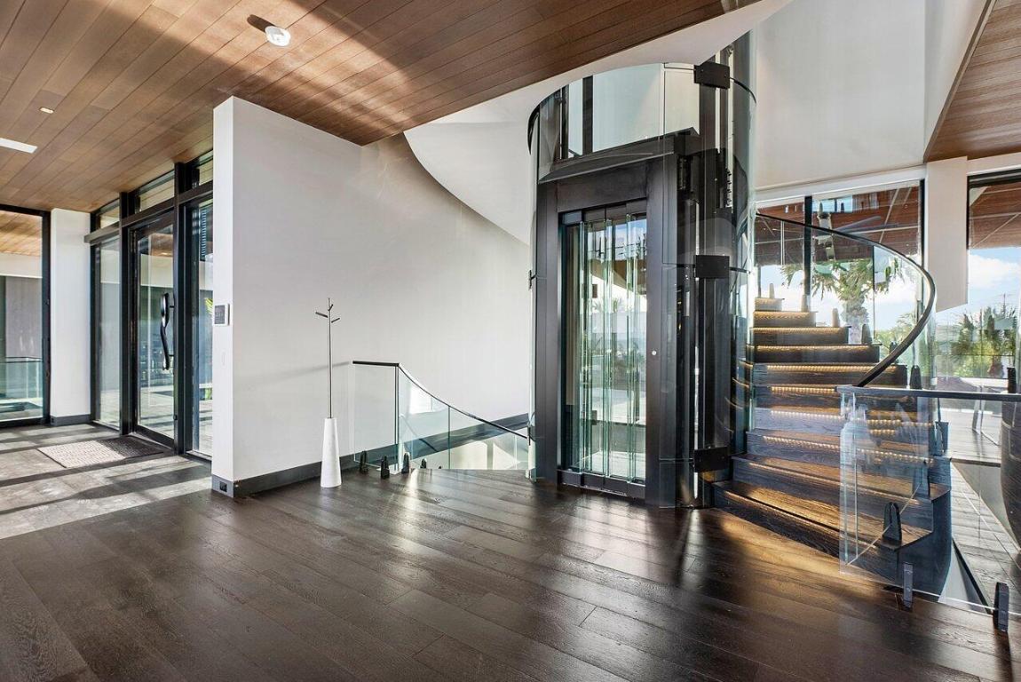 1005 NE Doubloon Drive