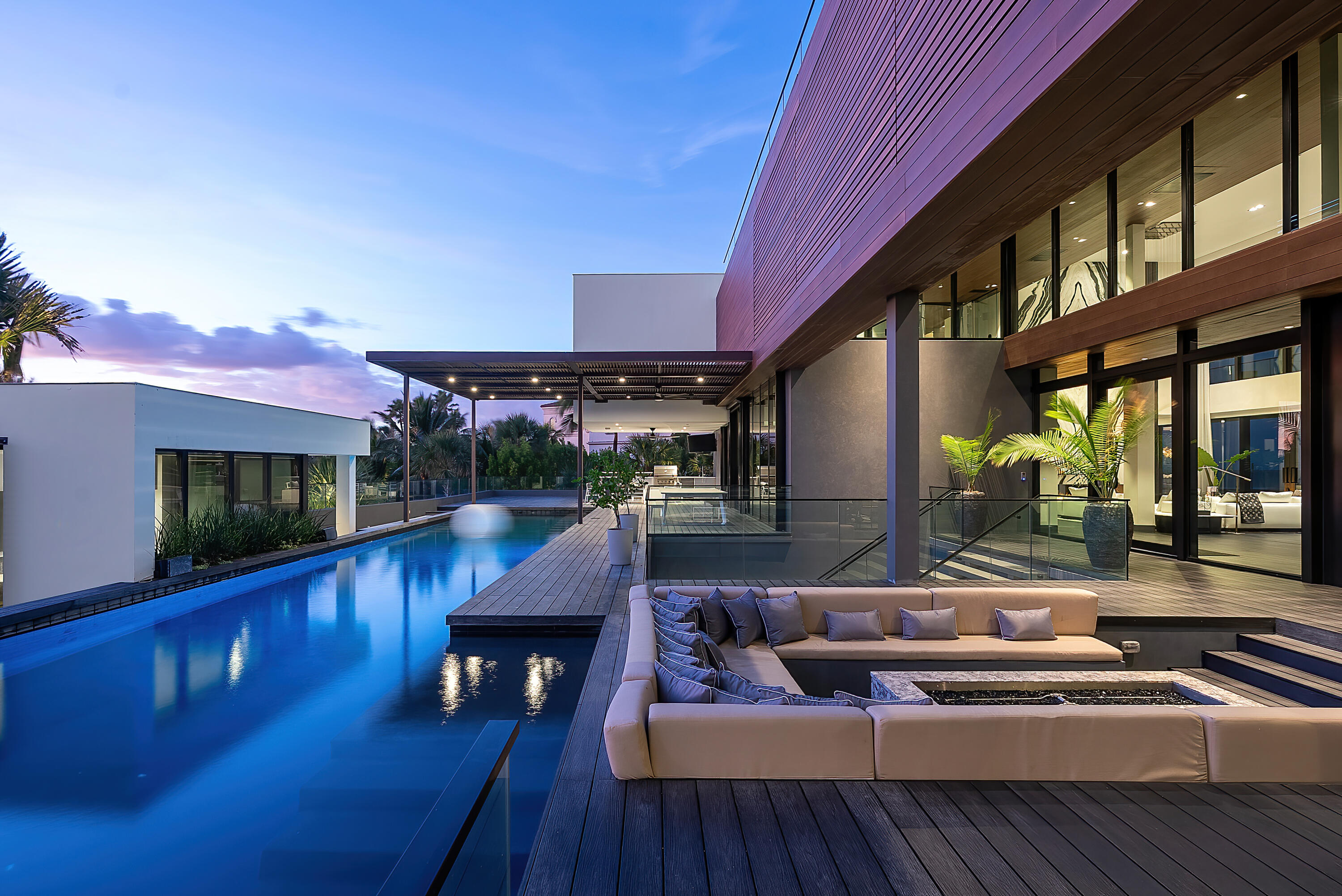 1005 NE Doubloon Drive