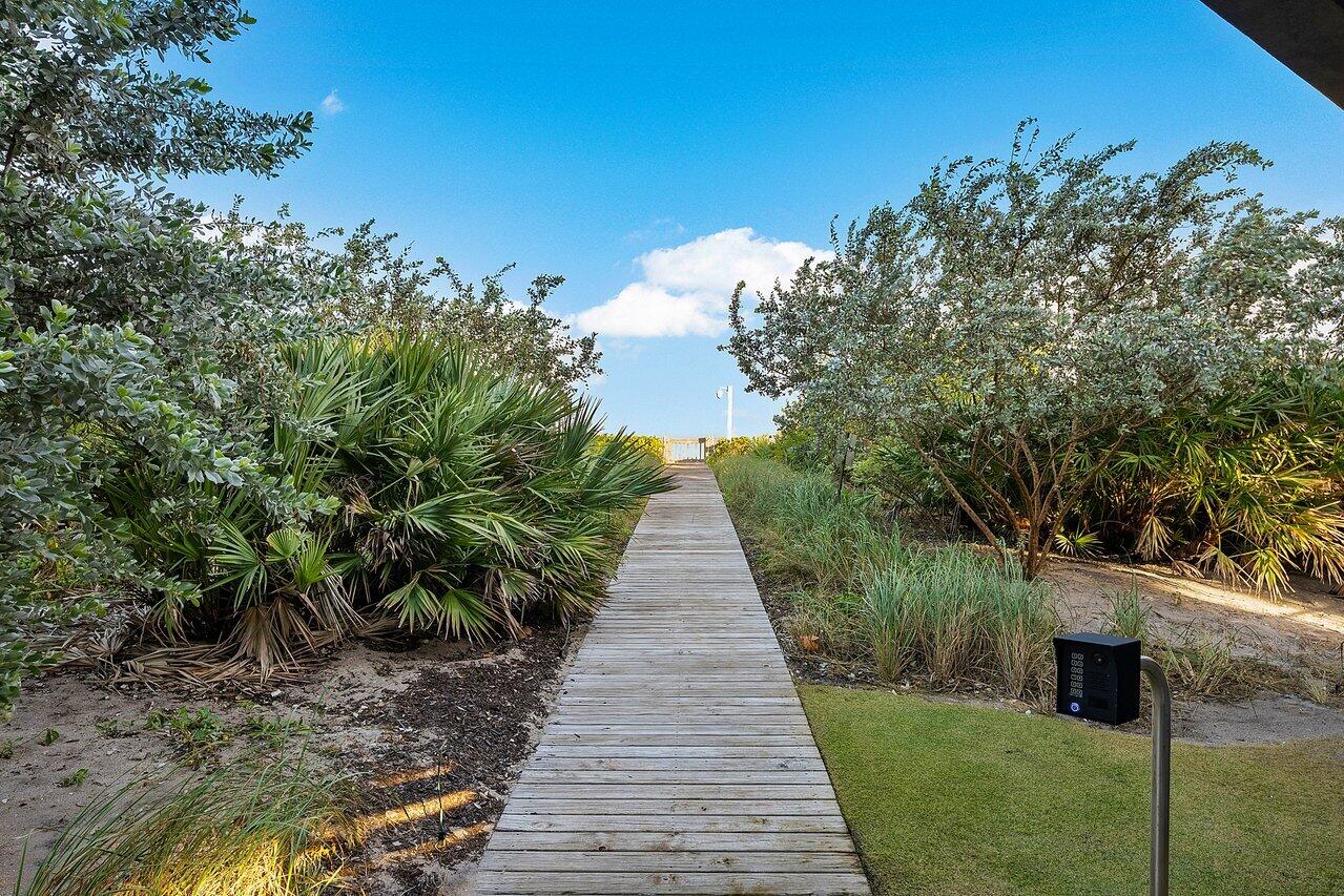 1005 NE Doubloon Drive