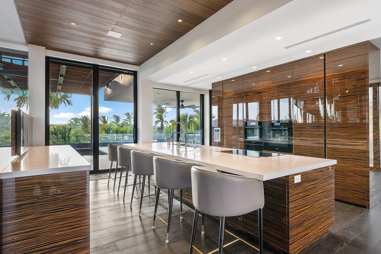 1005 NE Doubloon Drive