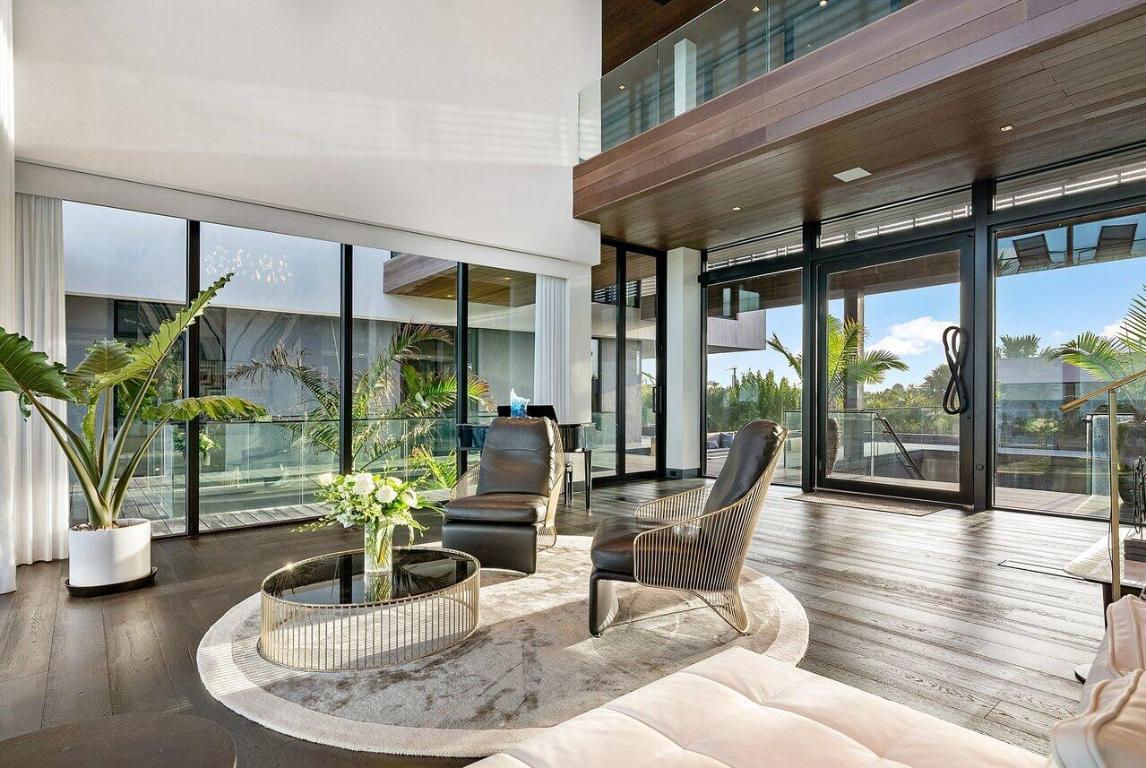 1005 NE Doubloon Drive