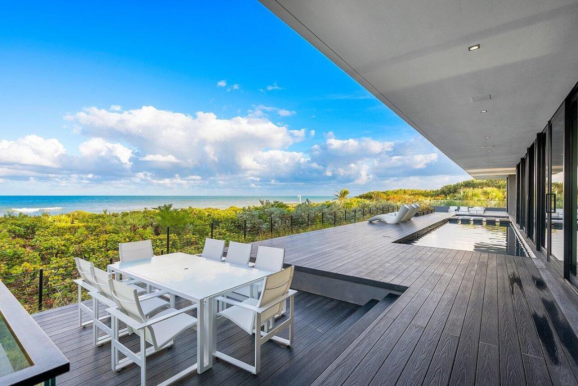 1005 NE Doubloon Drive