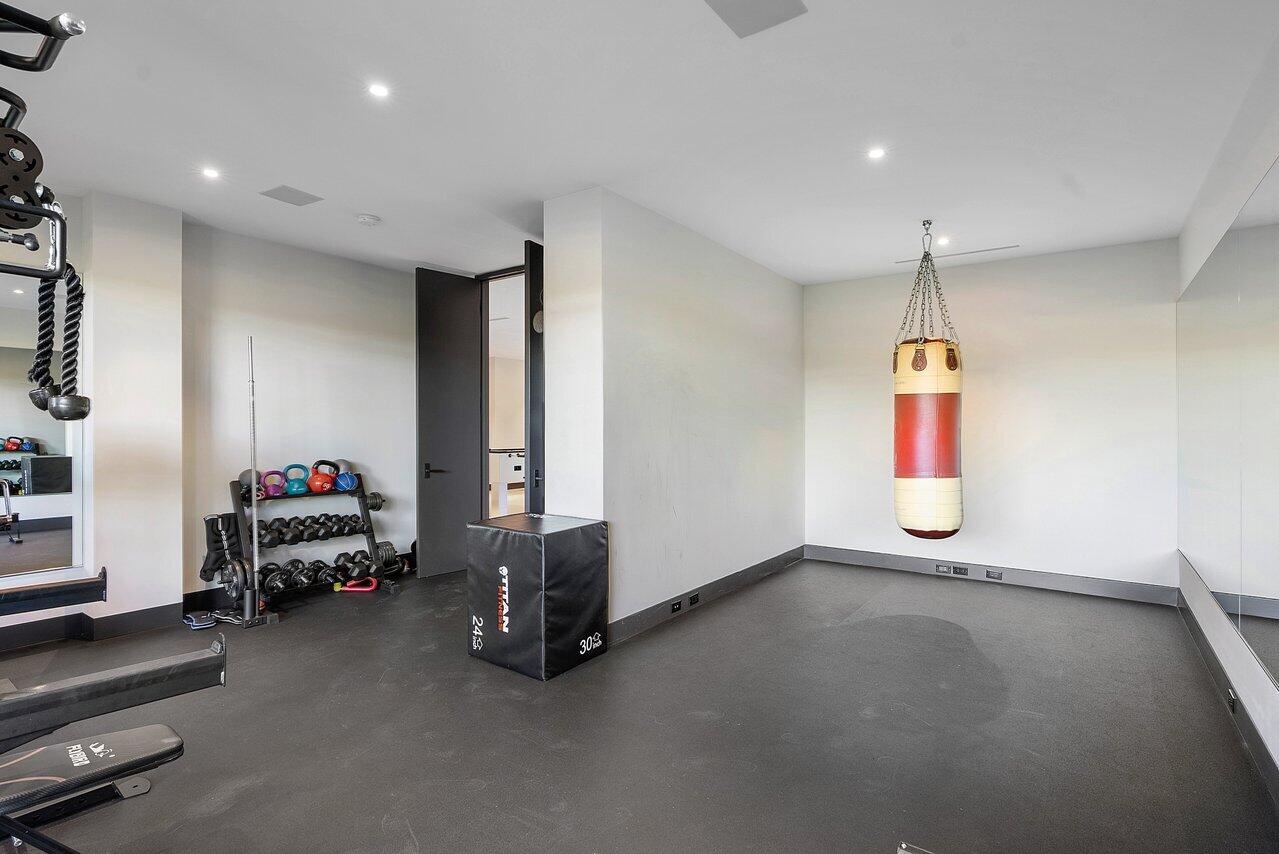 1005 NE Doubloon Drive