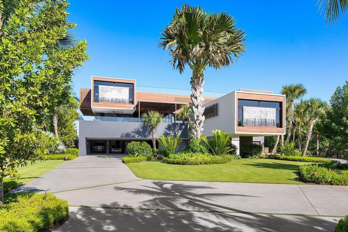 1005 NE Doubloon Drive