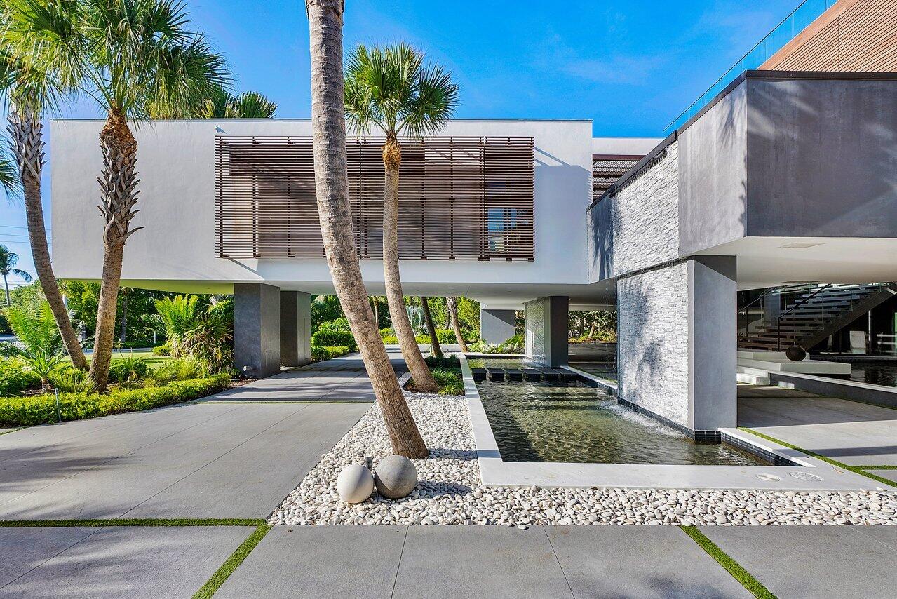 1005 NE Doubloon Drive