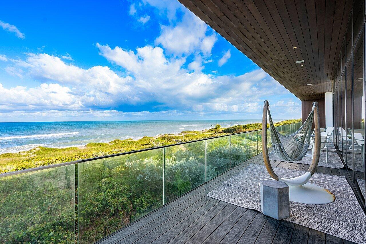 1005 NE Doubloon Drive