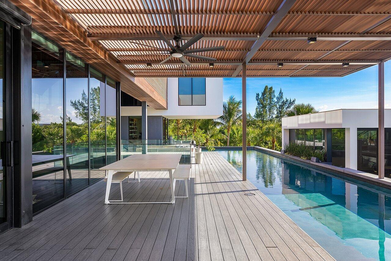 1005 NE Doubloon Drive