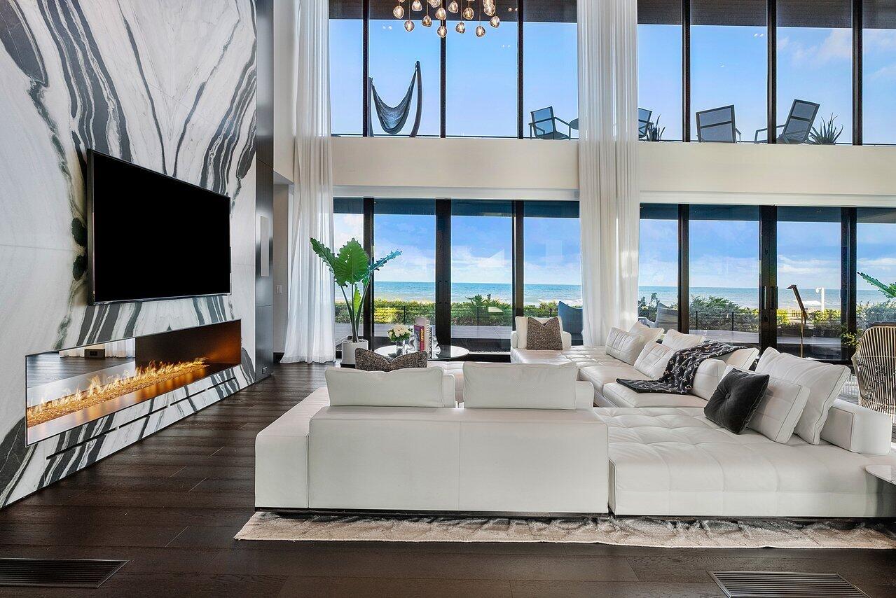 1005 NE Doubloon Drive