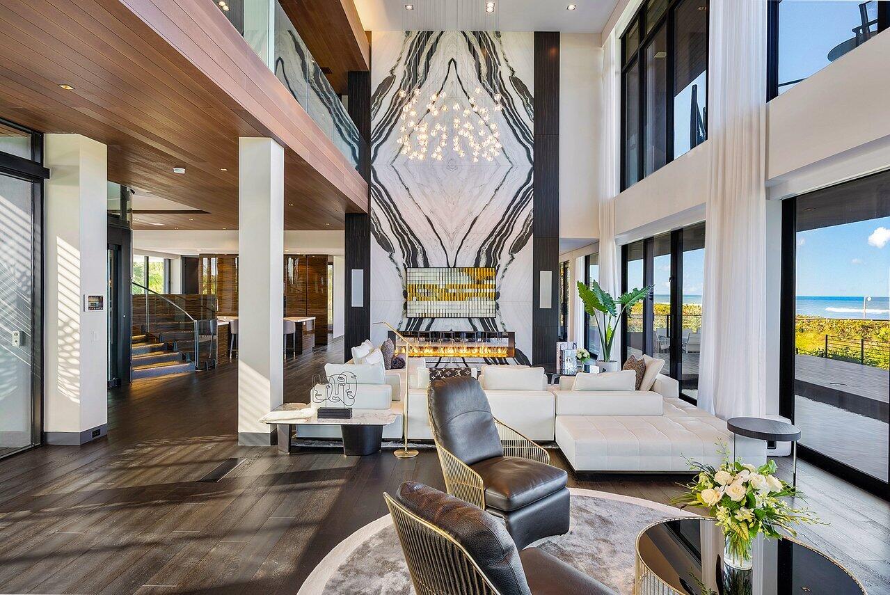 1005 NE Doubloon Drive