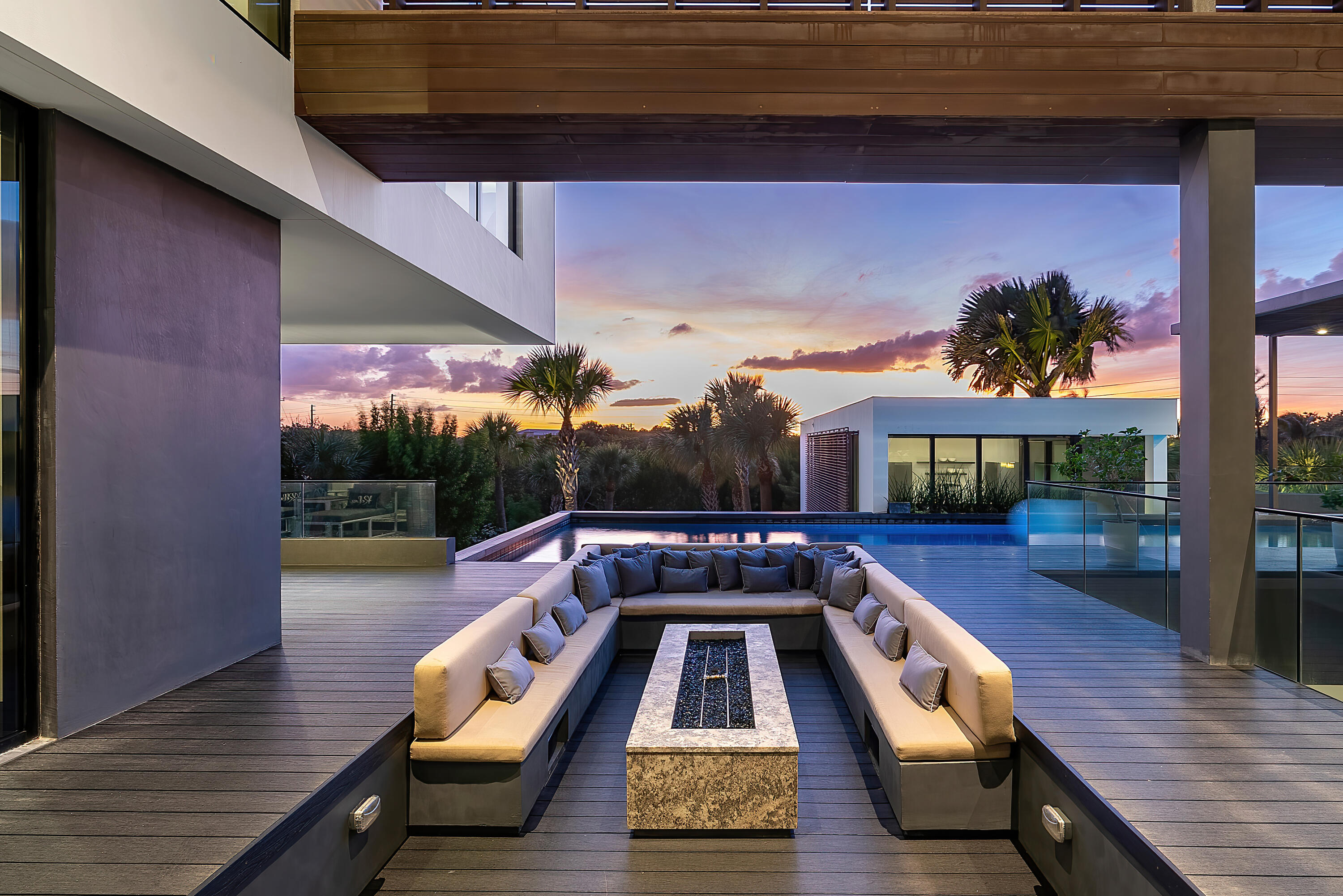 1005 NE Doubloon Drive