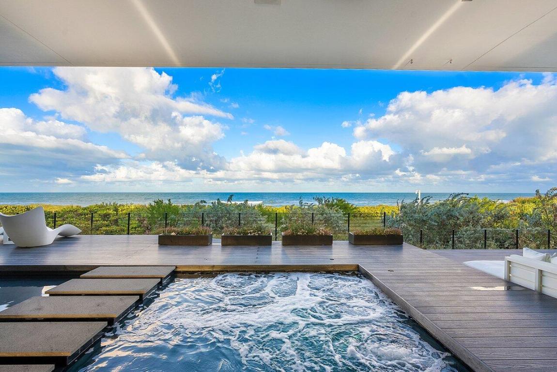 1005 NE Doubloon Drive