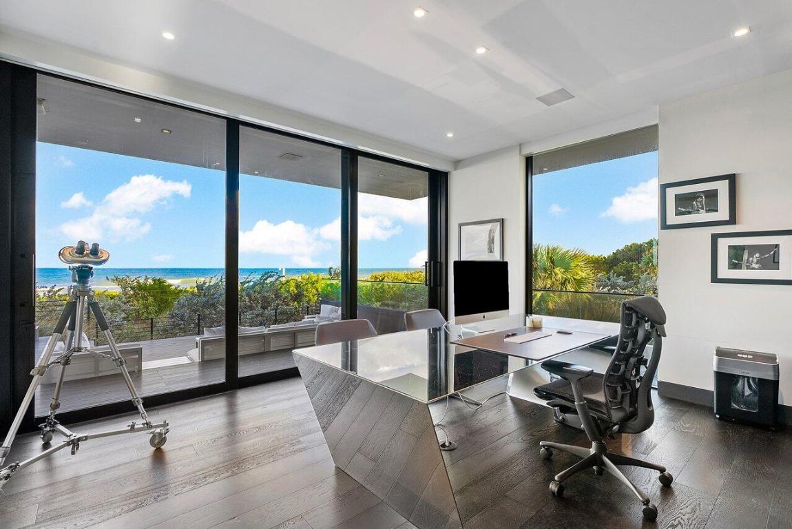 1005 NE Doubloon Drive