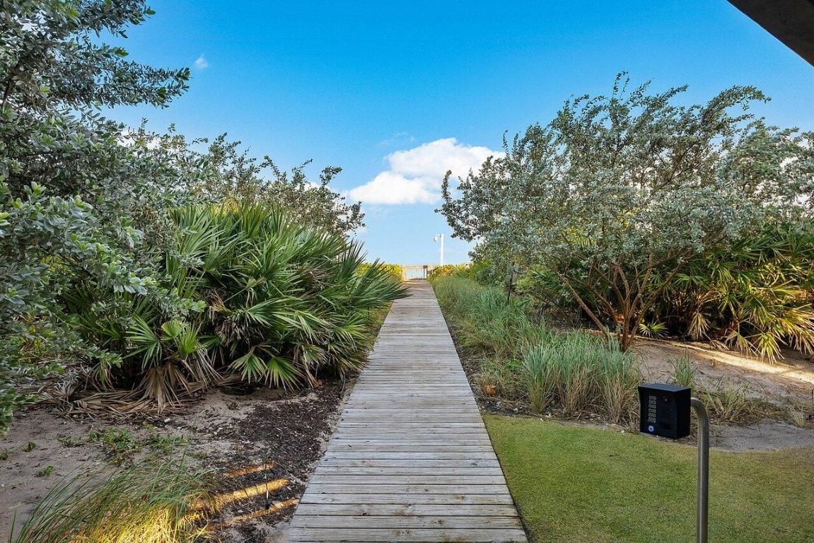 1005 NE Doubloon Drive