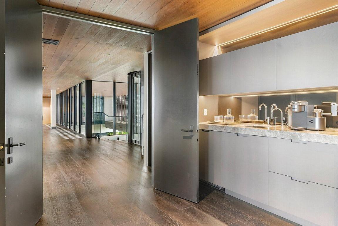 1005 NE Doubloon Drive