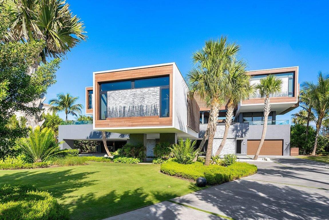 1005 NE Doubloon Drive