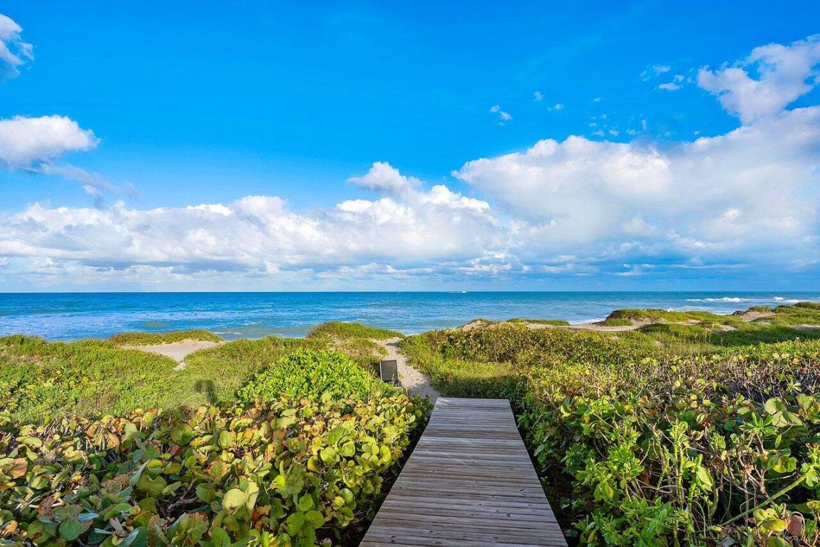 1005 NE Doubloon Drive