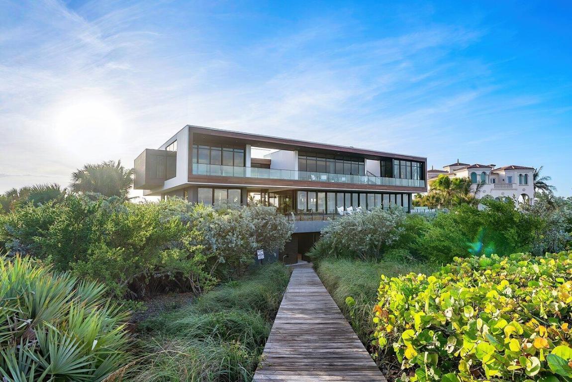 1005 NE Doubloon Drive