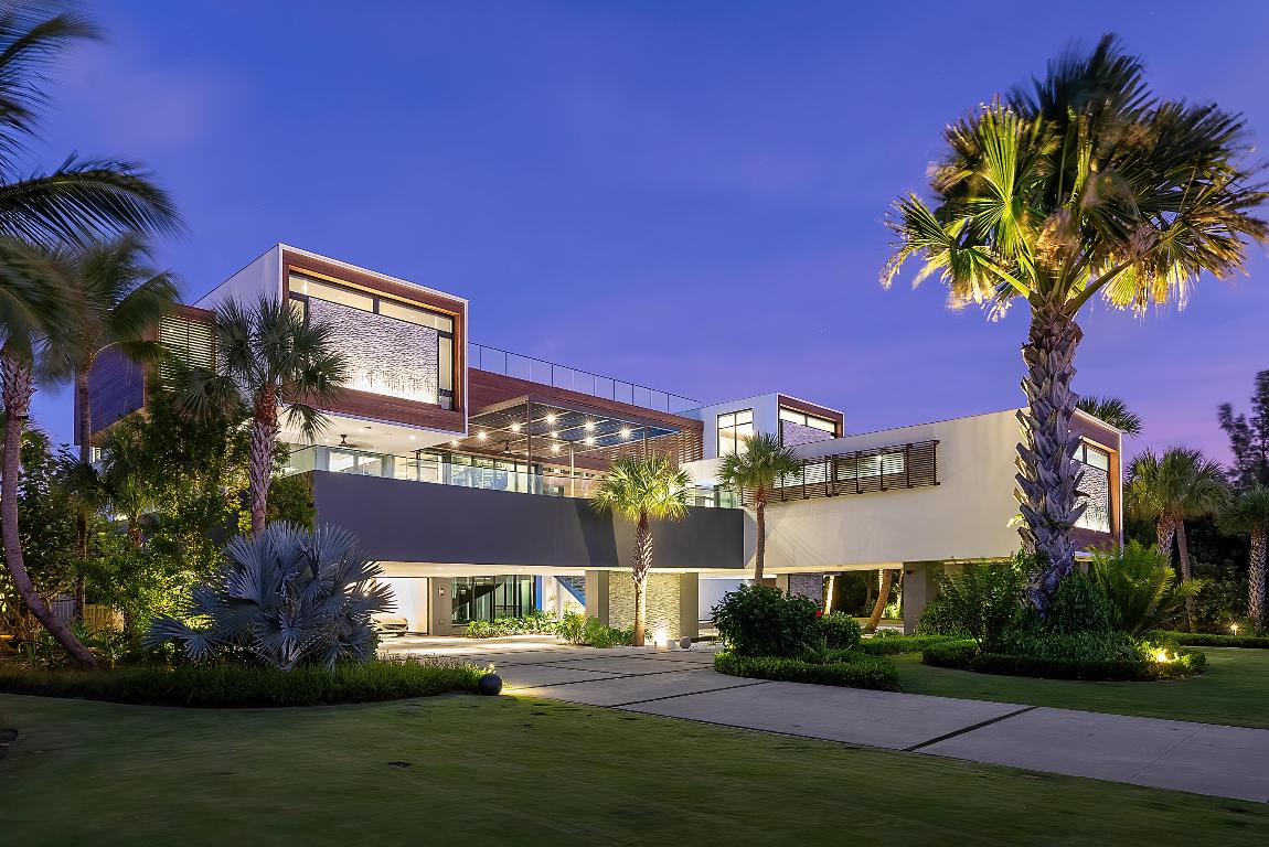 1005 NE Doubloon Drive