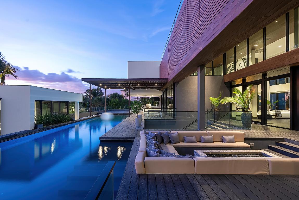 1005 NE Doubloon Drive