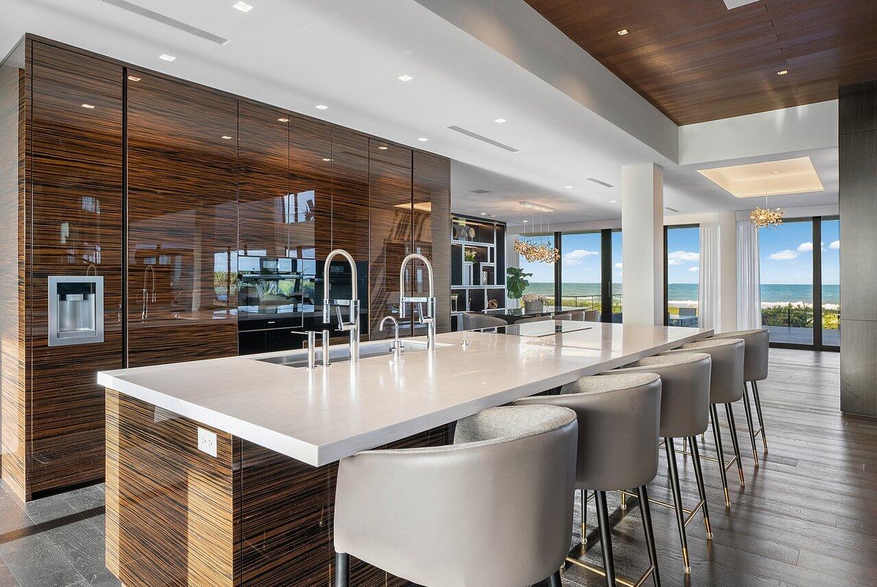 1005 NE Doubloon Drive