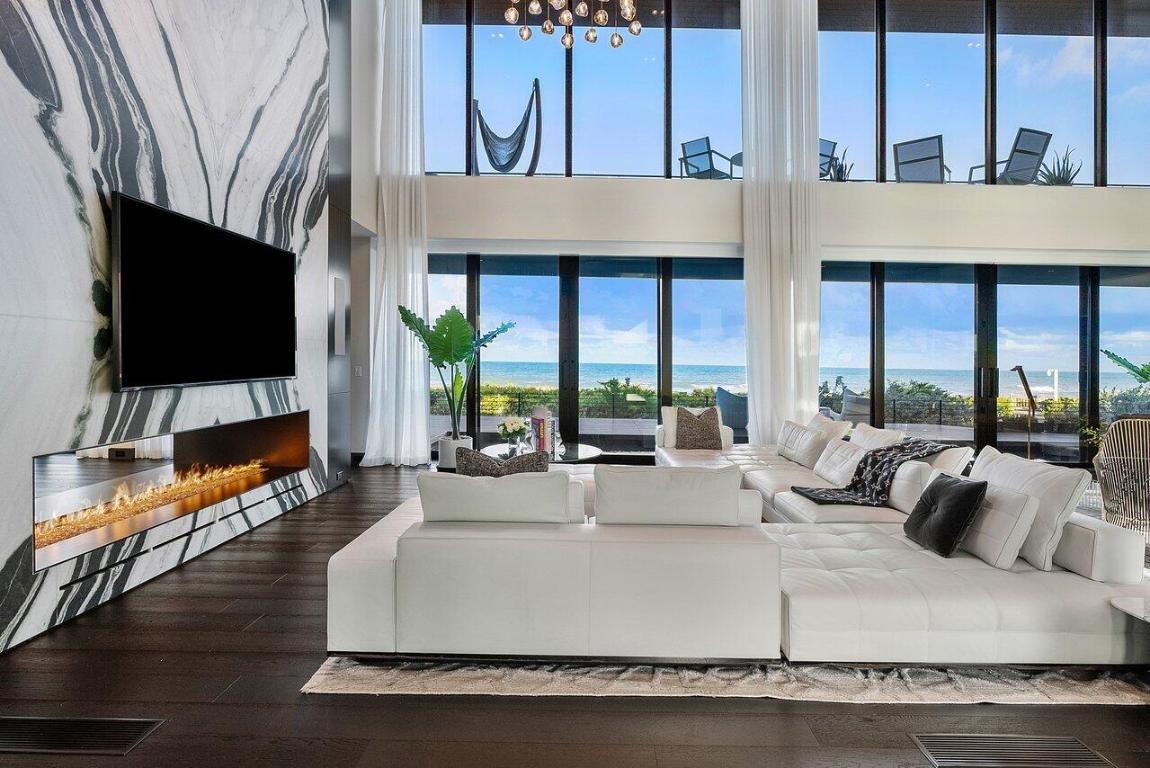 1005 NE Doubloon Drive